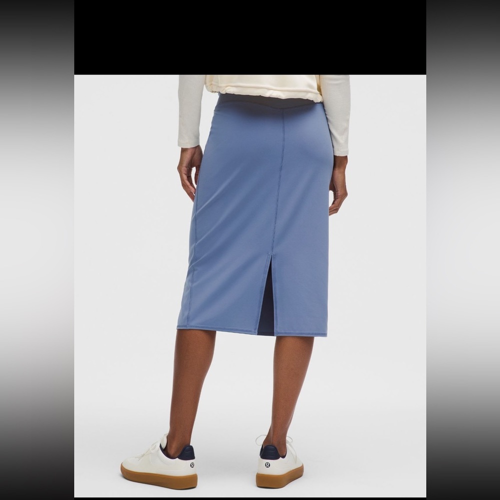 Nulu Slim-Fit High-Rise Midi Skirt - washed denim - size 6 - Picture 3 of 6